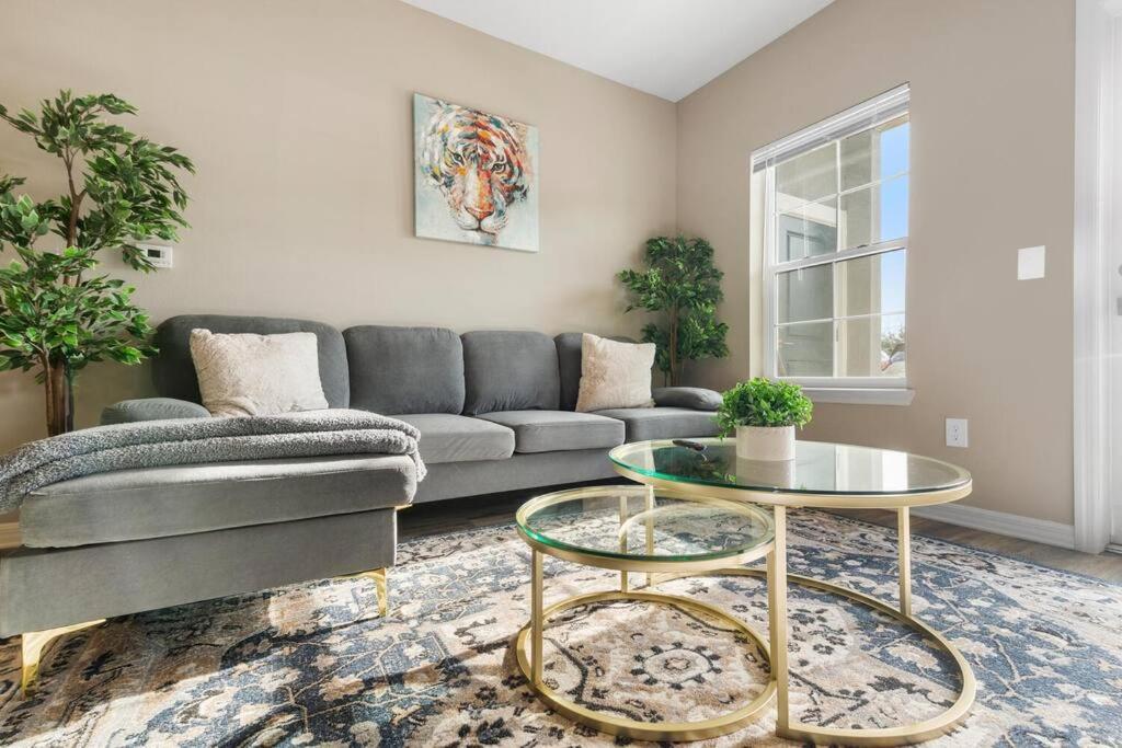 Elegant 1Br/1Ba Condo With Pool, Gym And Laundry Μελβούρνη Εξωτερικό φωτογραφία