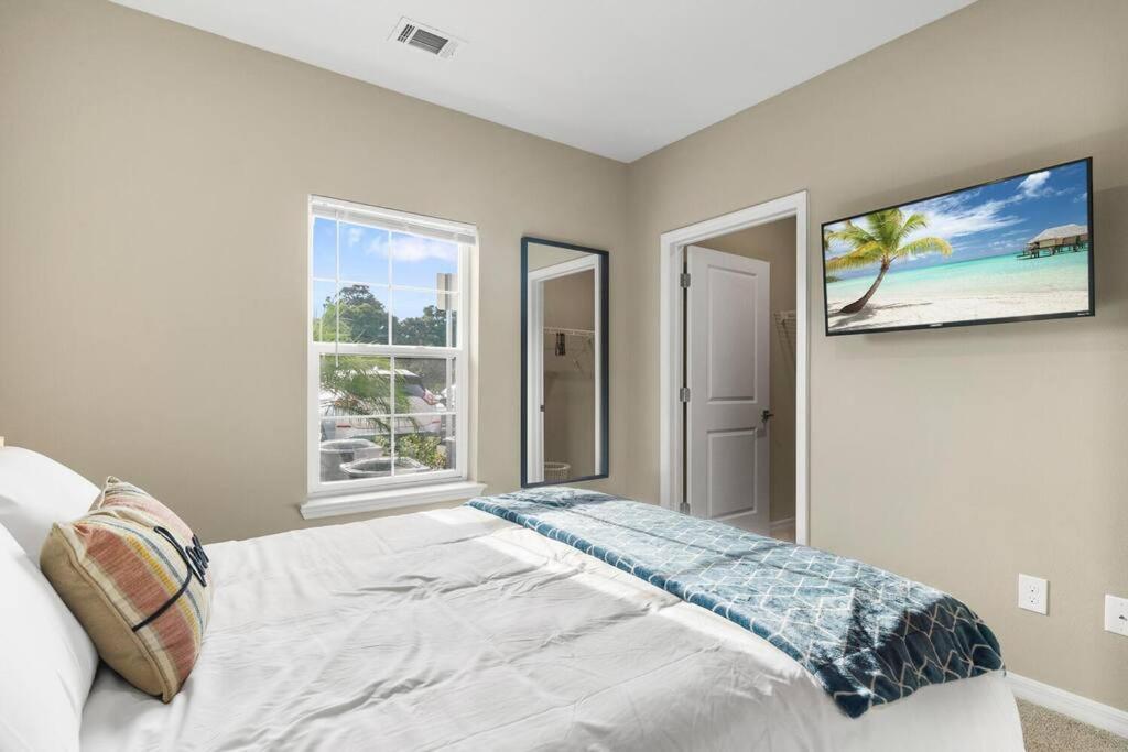Elegant 1Br/1Ba Condo With Pool, Gym And Laundry Μελβούρνη Εξωτερικό φωτογραφία