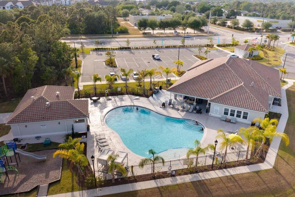 Elegant 1Br/1Ba Condo With Pool, Gym And Laundry Μελβούρνη Εξωτερικό φωτογραφία