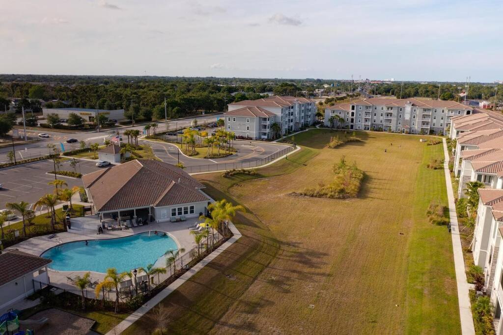 Elegant 1Br/1Ba Condo With Pool, Gym And Laundry Μελβούρνη Εξωτερικό φωτογραφία
