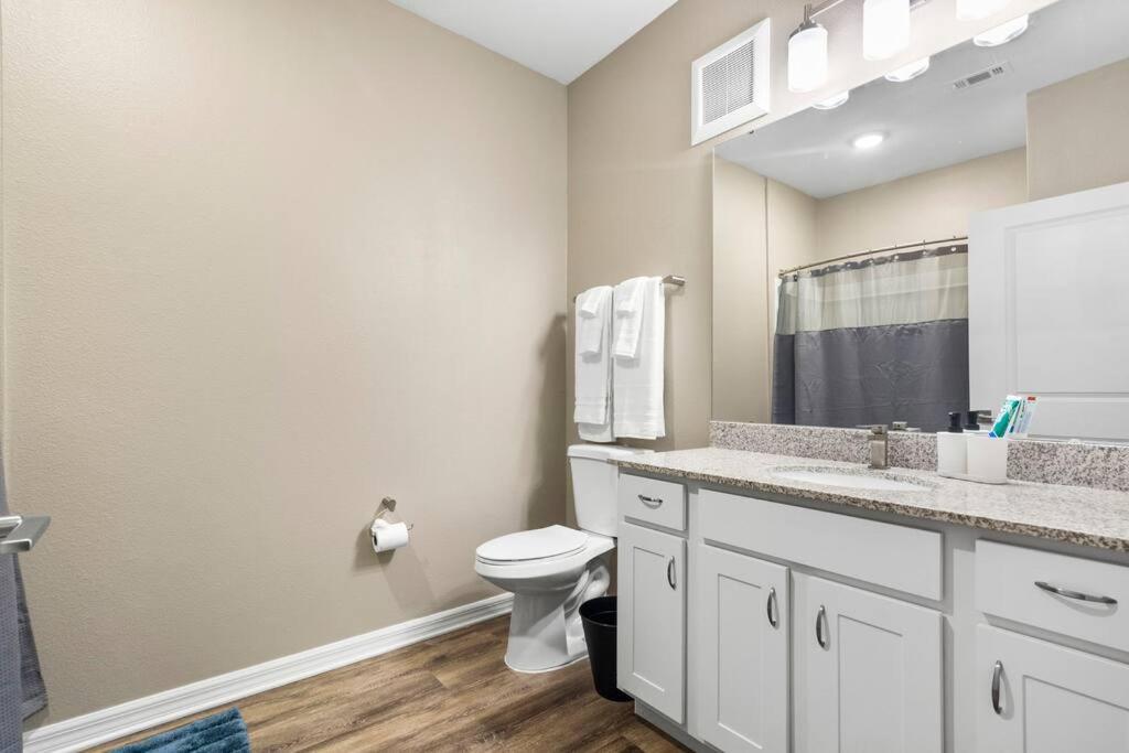 Elegant 1Br/1Ba Condo With Pool, Gym And Laundry Μελβούρνη Εξωτερικό φωτογραφία