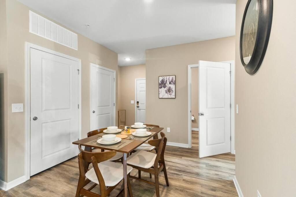 Elegant 1Br/1Ba Condo With Pool, Gym And Laundry Μελβούρνη Εξωτερικό φωτογραφία